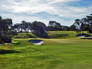 Royal Melbourne (Presidents Cup) 4th Approach